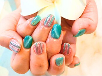 はあとねいる マーケットスクエア川崎イースト店の写真/選ぶのが楽しい、デザインの多さ◎大人気のニュアンスネイル～繊細なアートデザインまで豊富なサンプルあり