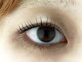 クレヴィア(crevia)/セラムラッシュリフト