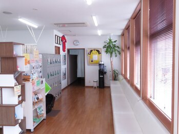 堺整骨院 小郡院/待合室