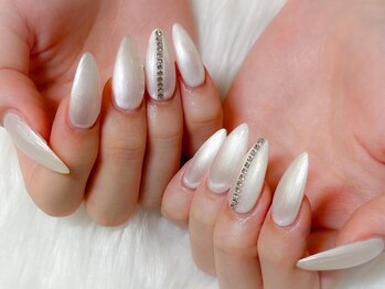 ルアナ(Luana.)/パールホワイトネイル