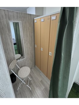 ストレッチ専門店 【NOBIRU Stretch九品仏店】 肩こり/腰痛/姿勢改善/筋膜リリース/更衣室