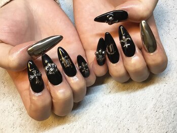 ラウト デコレーションアンドネイルサロン(Lauto Decoration&Nail Salon)/ブラック&シルバースカルプ