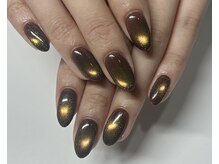 フウ(Huh)の雰囲気（マグネットネイルが得意！）