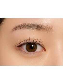 ナチュラル上品な目元にしたい