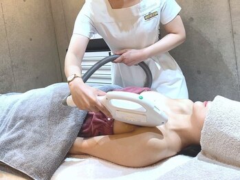 アム バイ オーキッド 代々木公園(UM by ORCHID)/光バストケア