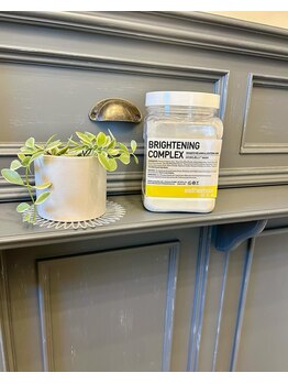 ルミエール(Lumiere)/人気の美白パック