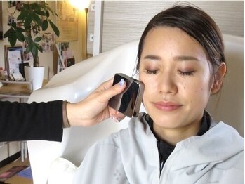 リリア(Lillia)/リフト アップマッサージ