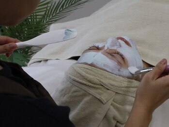 【肌質改善】Pua Pua Facial 【プアプアフェイシャル】の写真/大人女性のための“くすみ・シミ予防”。ダウンタイムなしで叶える、本格ホワイトピーリング。