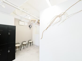 ヌイ(nui)/待合スペース*