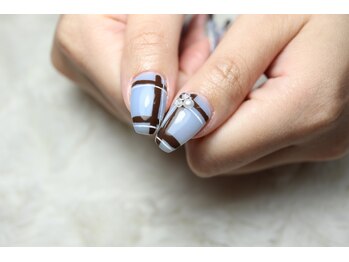 SNSで人気!ブルーブラウン