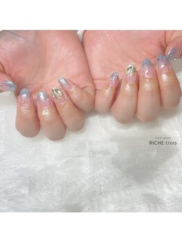 リッシュ トロワ(RICHE trois)/キラキラブルーワンホンネイル