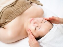 美のフェイスラインに！たるみが気になる方へのフェイシャルケア