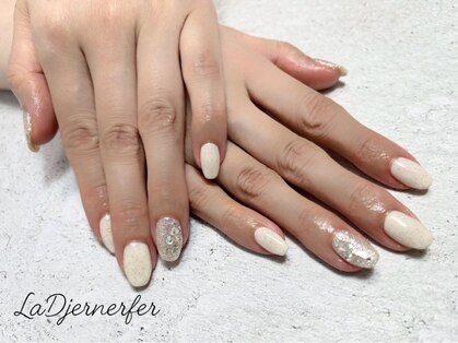 ジェルネフェル(LaDjernefer)の写真