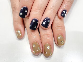 クォーターリゾートネイル(QUARTER RESORT nail)/ホロフラワーネイル☆
