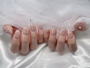 Liora川越店nail&eye【フラットラッシュ/まつげパーマ/眉毛/ネイル/耳ツボ】の写真/綺麗なフォルムでシンプルでも映えるお手元に♪オフィスネイルもお任せ◎【フィルイン/マグネットネイル】