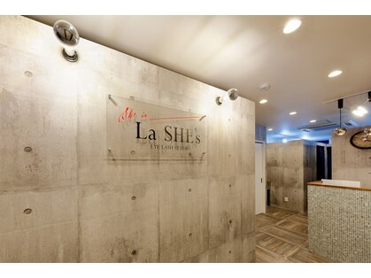 ラシーズ 梅田茶屋町店(La SHE's)の写真