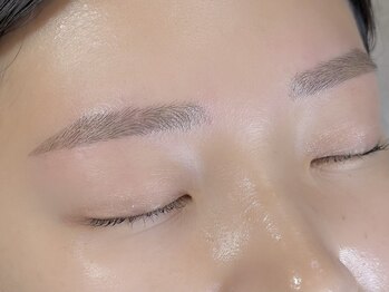 イオナ(IONA)/eyebrow