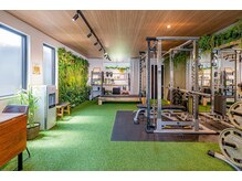 ジャングルジム 浜北店(JUNGLE GYM)の雰囲気(店舗の入り口♪目の前に駐車場は2台完備しております。)