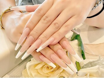 ブリエカドー(Briller Cadeau)/ロングフレンチネイル