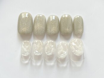 淡色ちぐはぐネイル