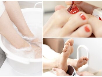 マニネイルケア 静岡店(maninail CARE)の写真/サンダル映えする足元に♪シンプル×上品フットネイルで気分UP☆足裏角質ケア付きメニューもあります♪