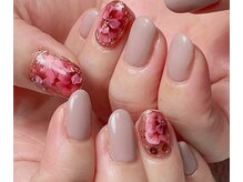 プアラキ(Pua Laki)の雰囲気（ジュエリーをつけたようなゴージャスな秋ネイル♪）