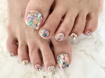 トータルビューティーステラ(TOTAL BEAUTY STELLA)の写真/高い技術力と豊富なフットネイルデザインで人気のお店☆角質フットケアでスベスベ素足もGET♪
