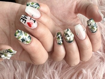 ジプソフィラの写真/海外アートも豊富◎個性派ネイル好きさん必見！定番のデザインに飽きた方も大満足のお手元に♪