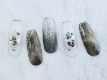 イロハ(iroh.)/大理石ネイル