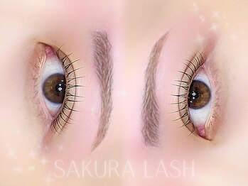 サクララッシュ(Sakura Lash)/続けることでまつげが強くなる♪