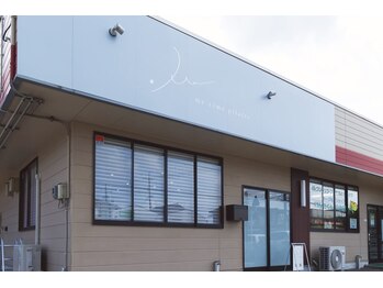ミータイムピラティス(me time pilates)/駐車場はお店前に4台完備！