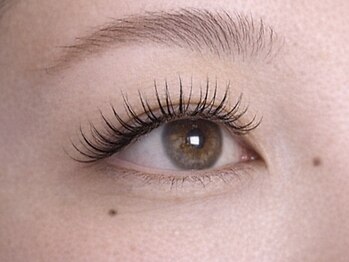 アイラッシュサロン マカナニ(eye lush salon makanani)の写真/下がりまつげでお悩みの方・よりパッチリさせたいなど目元のお悩みを改善☆お目元に合うデザインをご提案！