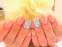 グランチュール(Grantulle)/ホログラムフラワーネイル