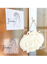 フリージア(Freesia)/サロン入口