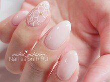 リル(RIRU)/白レース風フラワーネイル