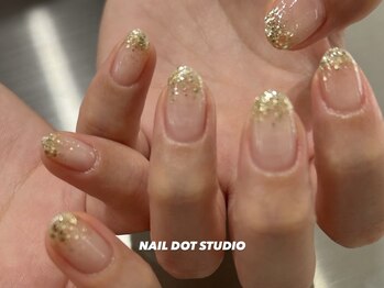 ネイルドットスタジオ 堺筋本町(NAIL DOT STUDIO)/ラメグラデーション