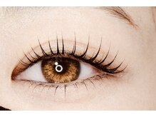 フィアクレー アイ(Vierklee eye)の雰囲気(自まつ毛を最大限に長く見せ、根元からスッと立ち上げ☆)