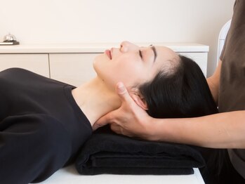 アカラ 池袋店(AKALA)/【首の調整】