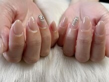 モモ(Momo)/ワンポイントキラキラネイル