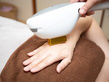 カプリ サローネ ディ ベリッザ(Capri Salone di bellezza)/光美容 手の甲