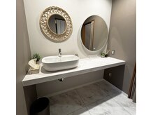 パウダールームも完備しております。