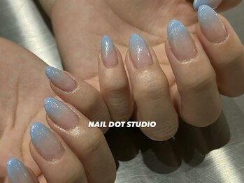 ネイルドットスタジオ 堺筋本町(NAIL DOT STUDIO)/水色ラメグラデーション