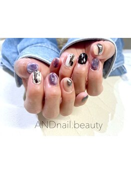 ショートネイルデザインが豊富