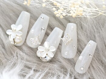 ネイルサロンラグジュアリー 梅田店(LUXURY)/