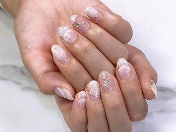 ココロ(kokoro)の写真/シンプルなのに可愛い＆上品♪場所を選ばないネイルでおしゃれに楽しみたい方にもオススメ★パラジェル◎