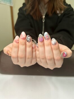 オレッド 多賀城(Oreddd)の写真/色見は混ぜて自分カラーを作成♪細かいアート・デザインネイルが得意なスタッフが理想の指先を再現