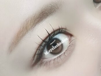 エムドット 中野(M.)の写真/今話題のLEDエクステで抜群のモチの良さを実現し、上向きまつげでいつでも可愛さをキープ♪