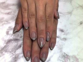グレージュフレンチネイル