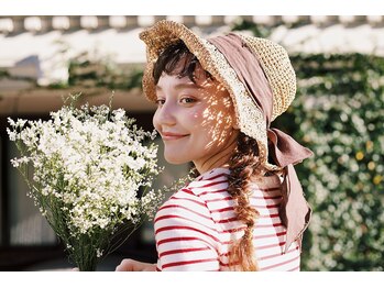 ローリーアイ 原宿/" girly ”