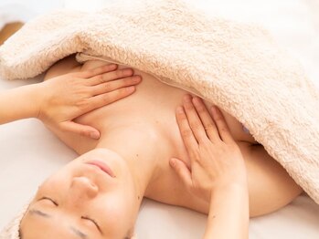 ミュー パピヤン(mue papillant)/フェイシャル【デコルテ】